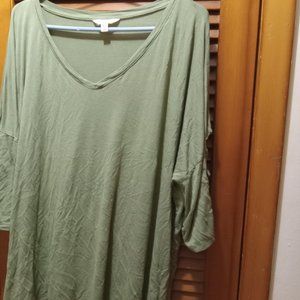 Terra & Sky green v-neck top